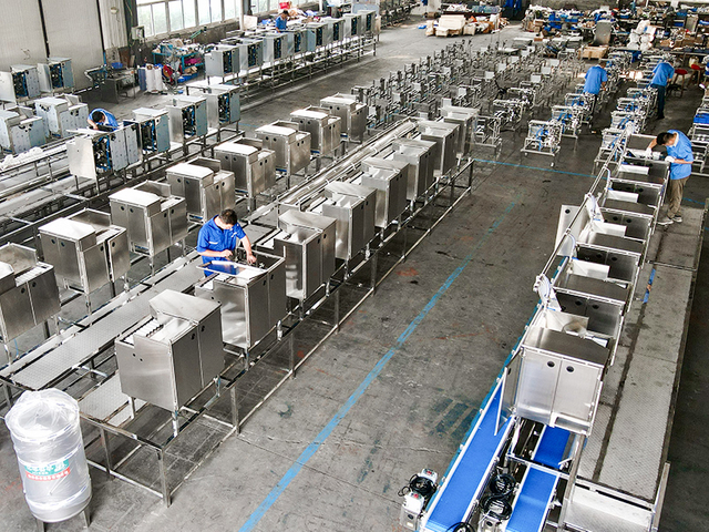 Stainless steel food machinery manufacturing workshop